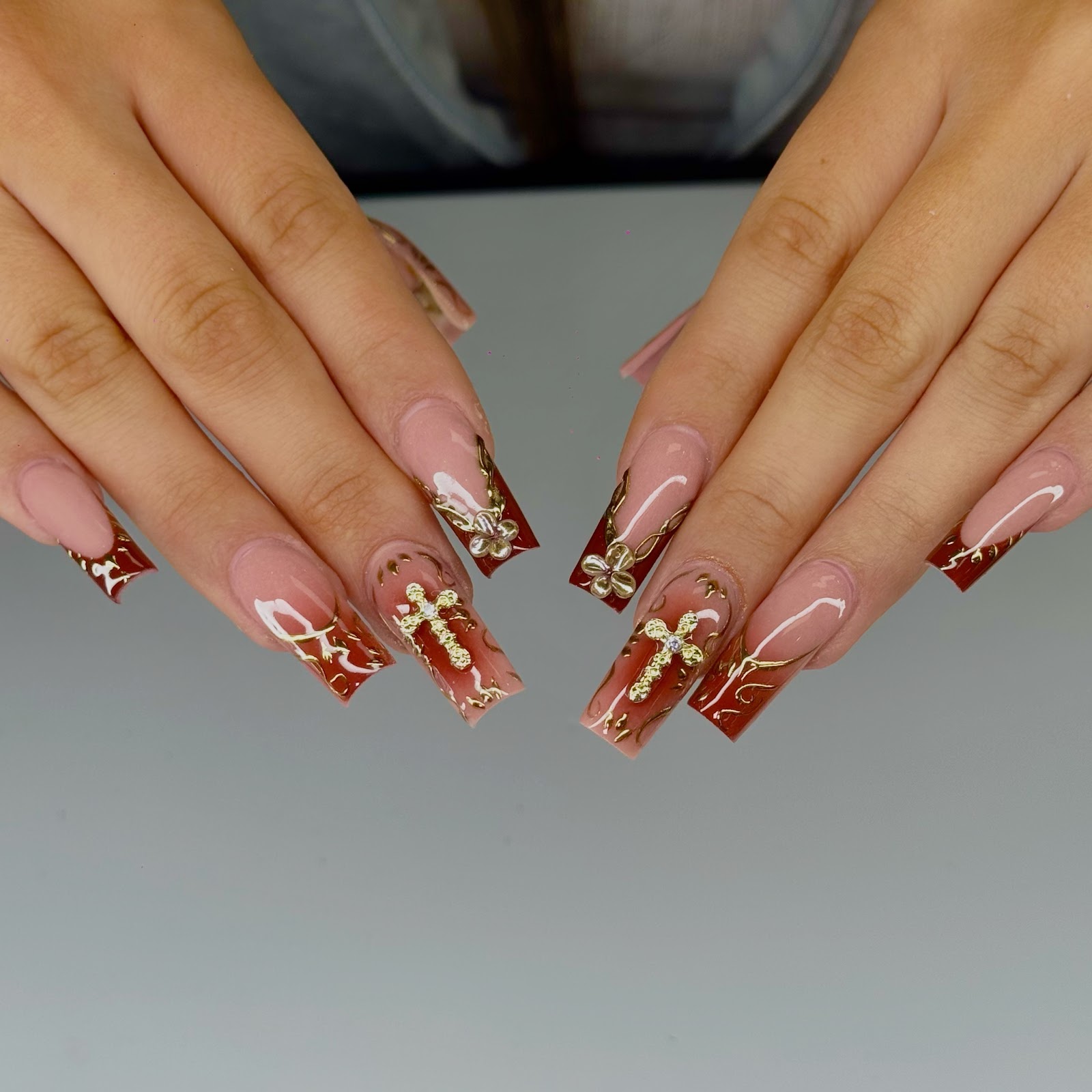 Tony Nails logo